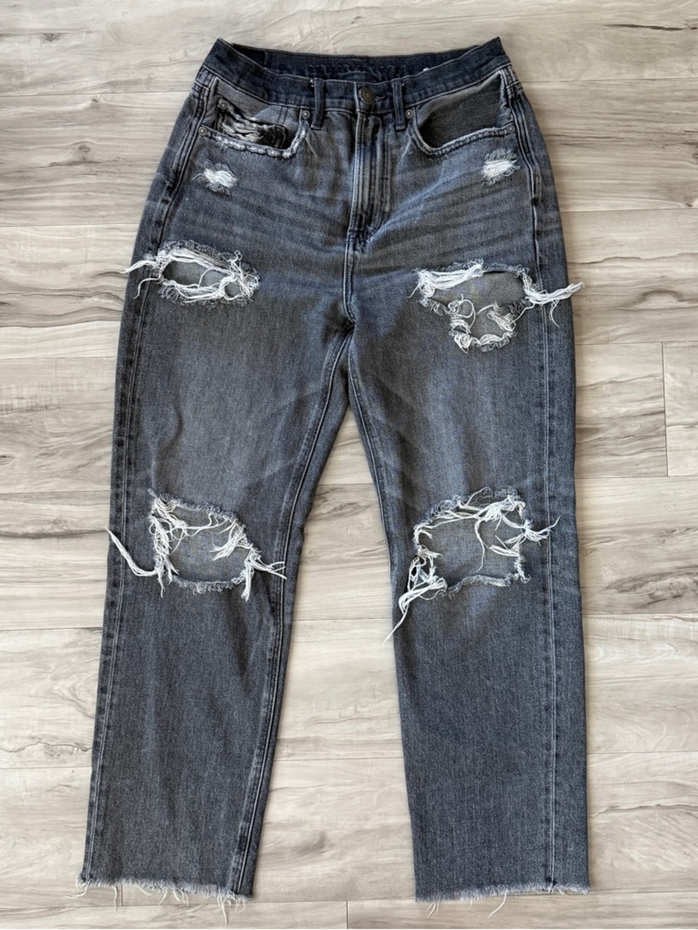 American Eagle Highest Rise 90s Boyfriend Black Distressed Jeans Women’s Size 6